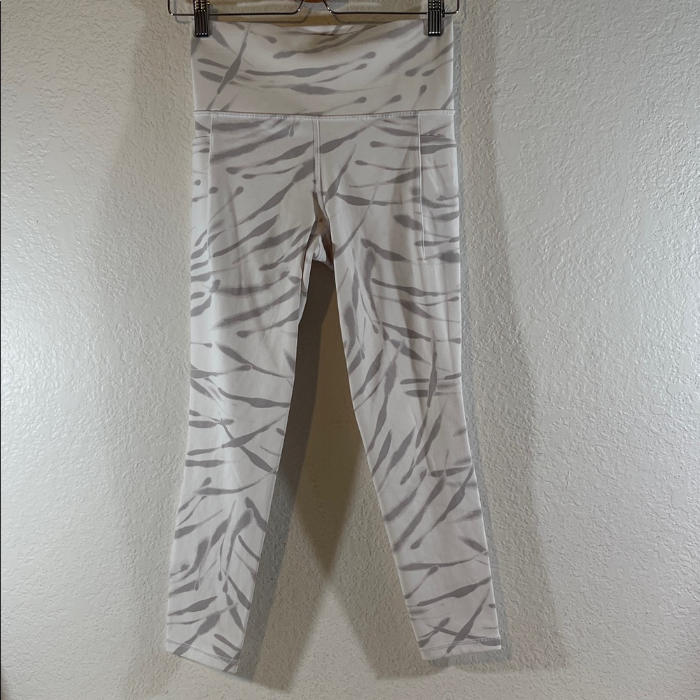 ATHLETA II 7/8 White Salutation Stash Pocket Leggings Pants Yoga Size Small